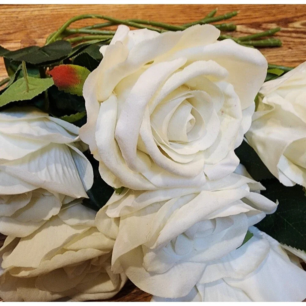 12 Artificial Cream White Roses with Stems
